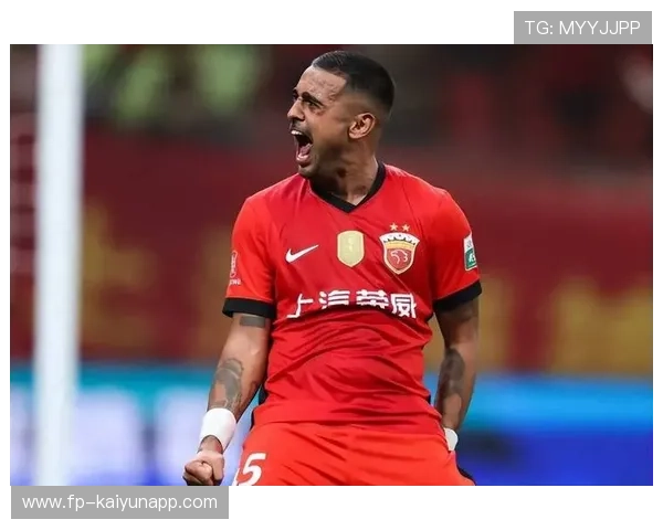 上海海港徐新助攻连连，李明中路破门，携手迎接胜利